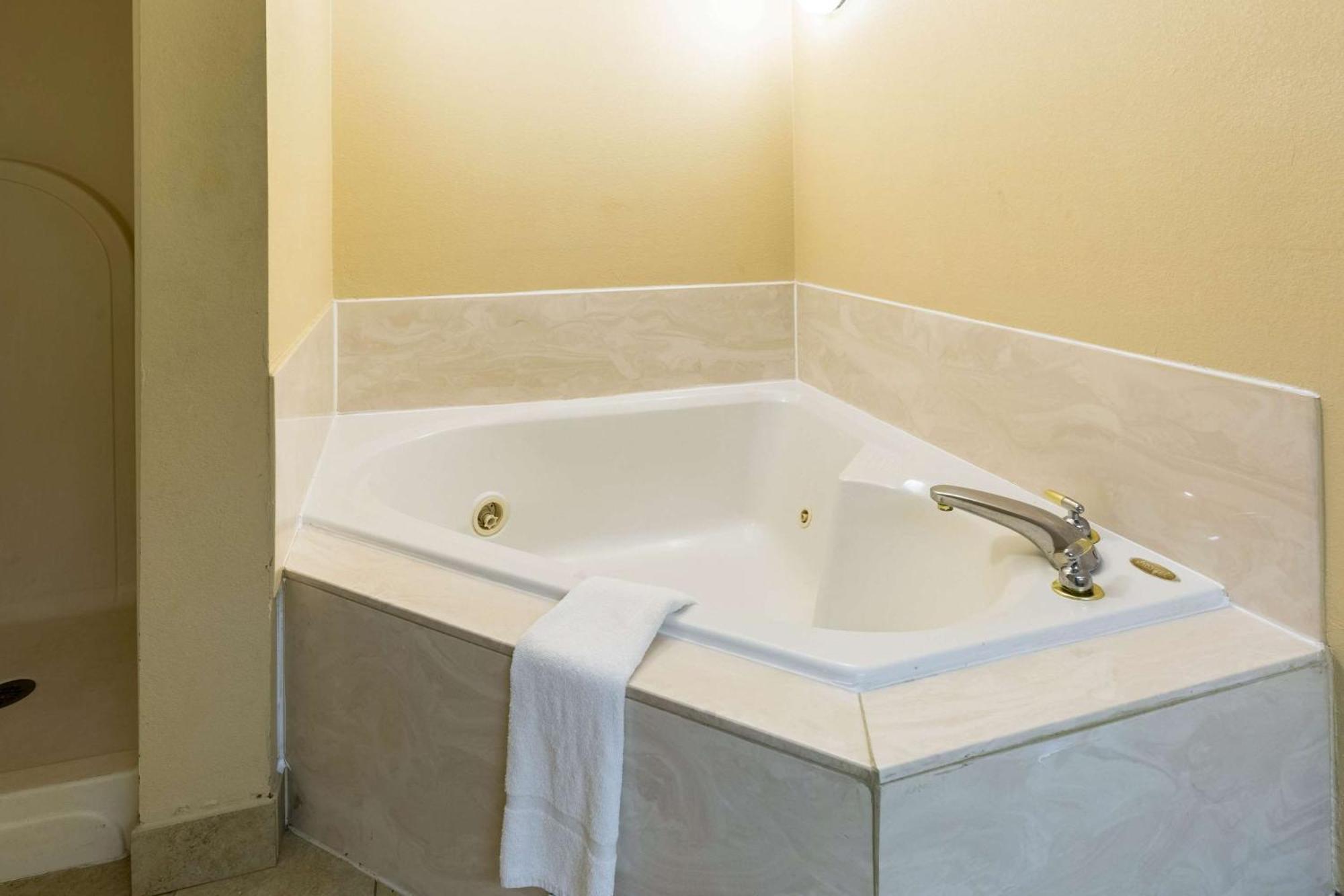 Quality Inn Alexandria Zewnętrze zdjęcie